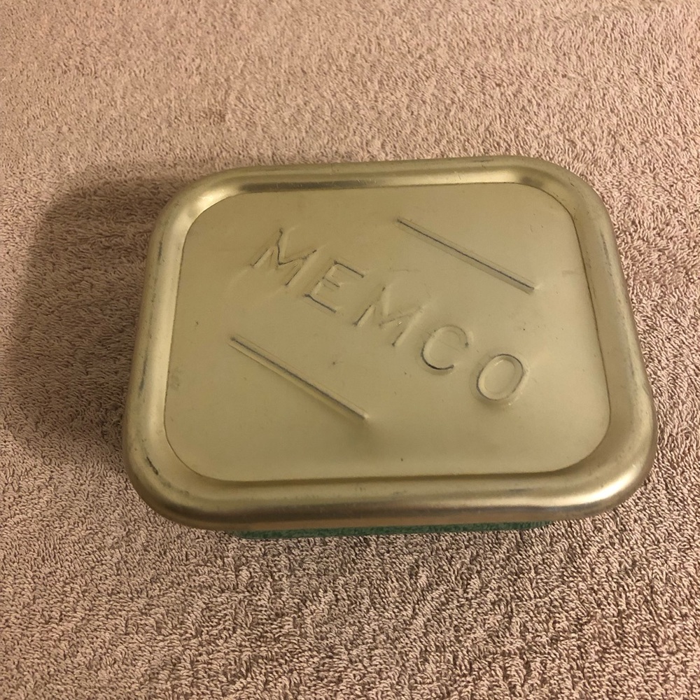 Vintage Memco Enamelware Container With Lid 5 1/2”x4 1/2”x2”
